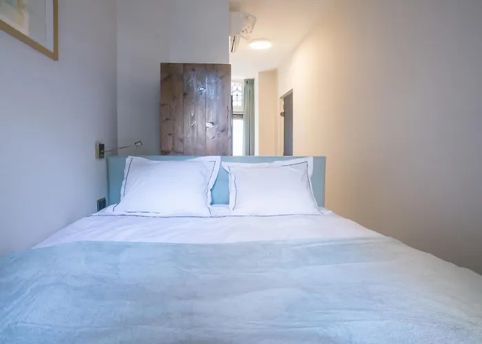 Hotspot Location, Wifi, Bed En Koffie Harmony