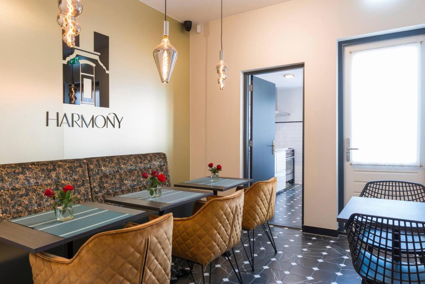 Hotspot Location, Wifi, Bed En Koffie Harmony *