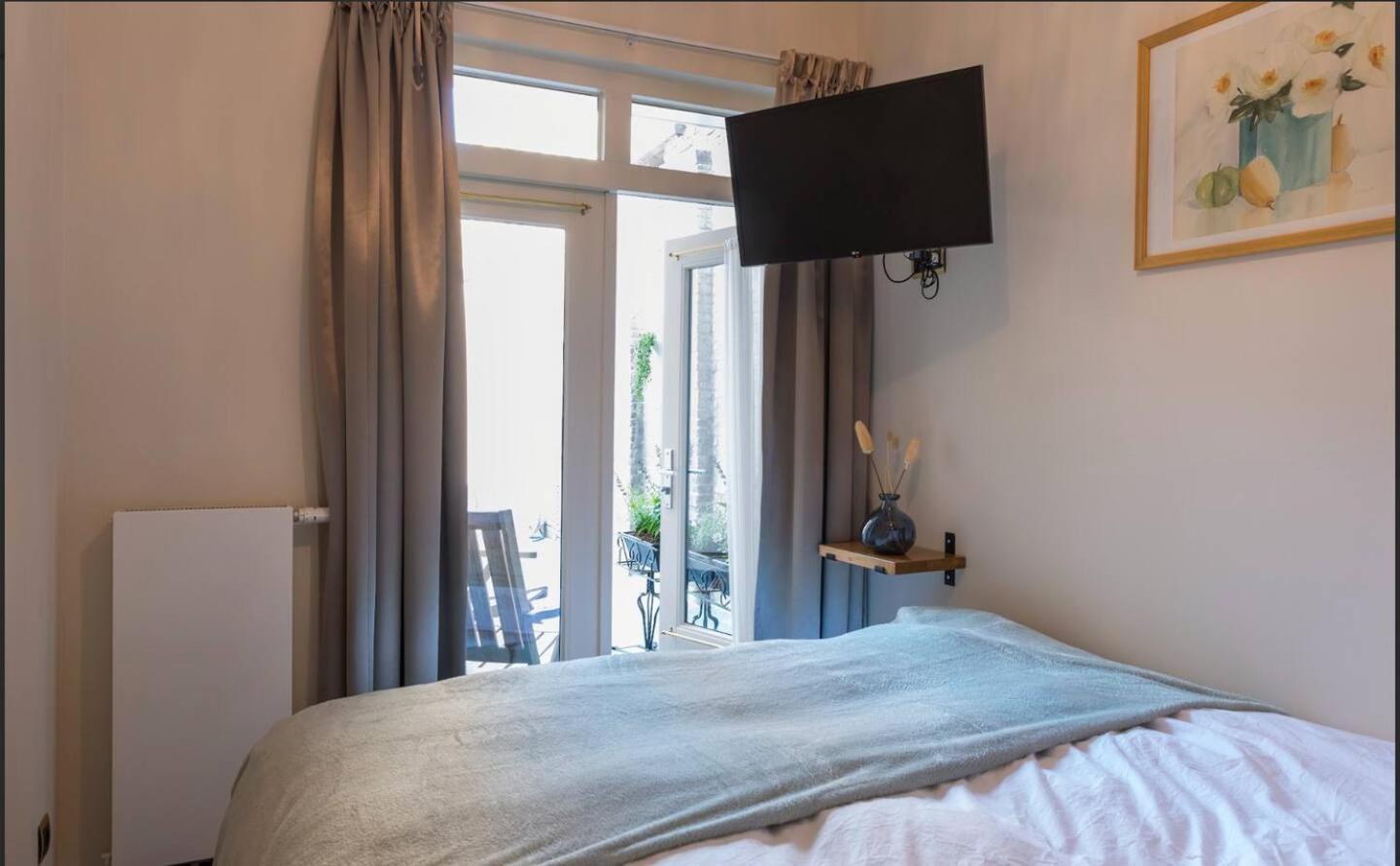 Hotspot Location, Wifi, Bed En Koffie Harmony Tilburg