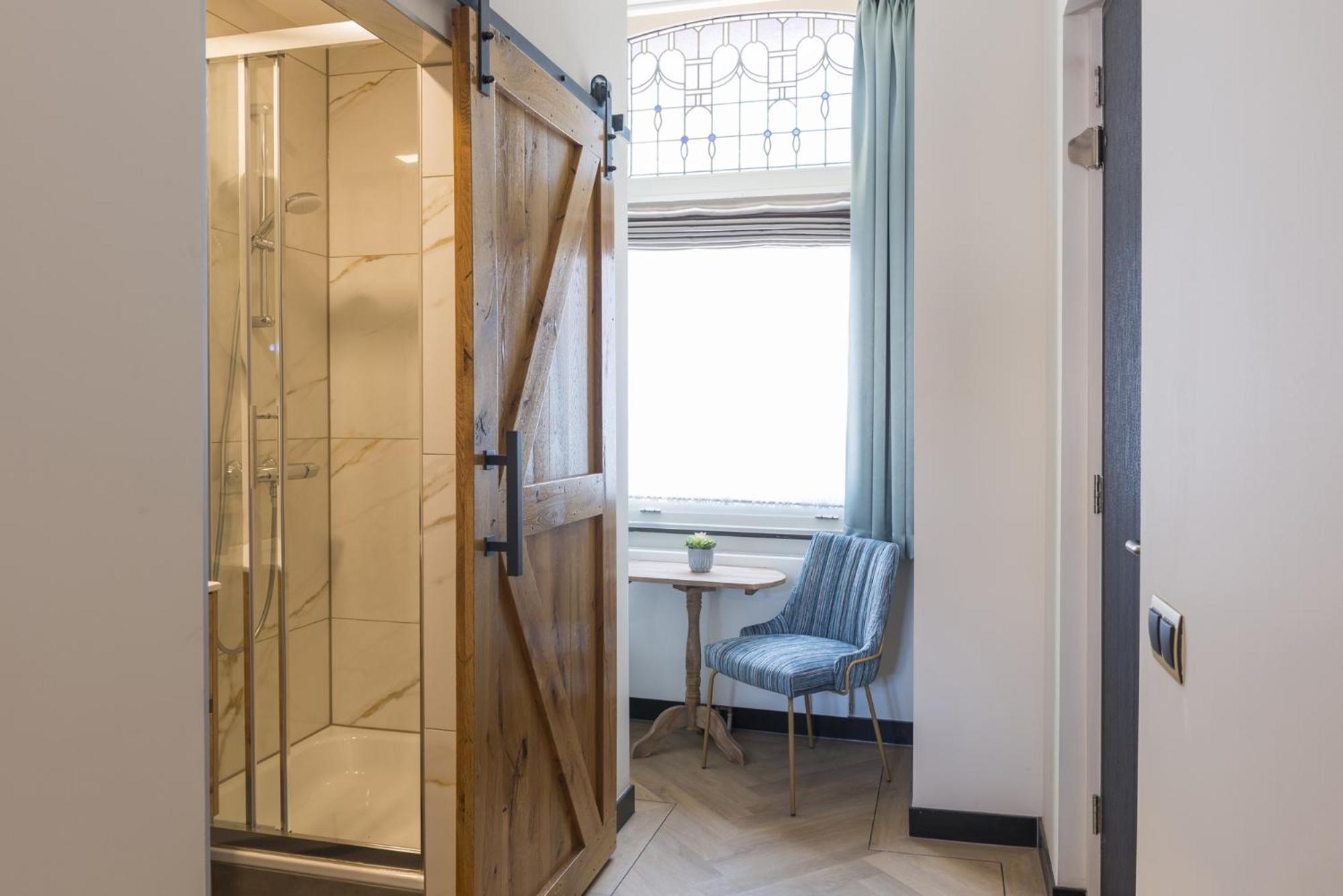 Hotspot Location, Wifi, Bed En Koffie Harmony Tilburg