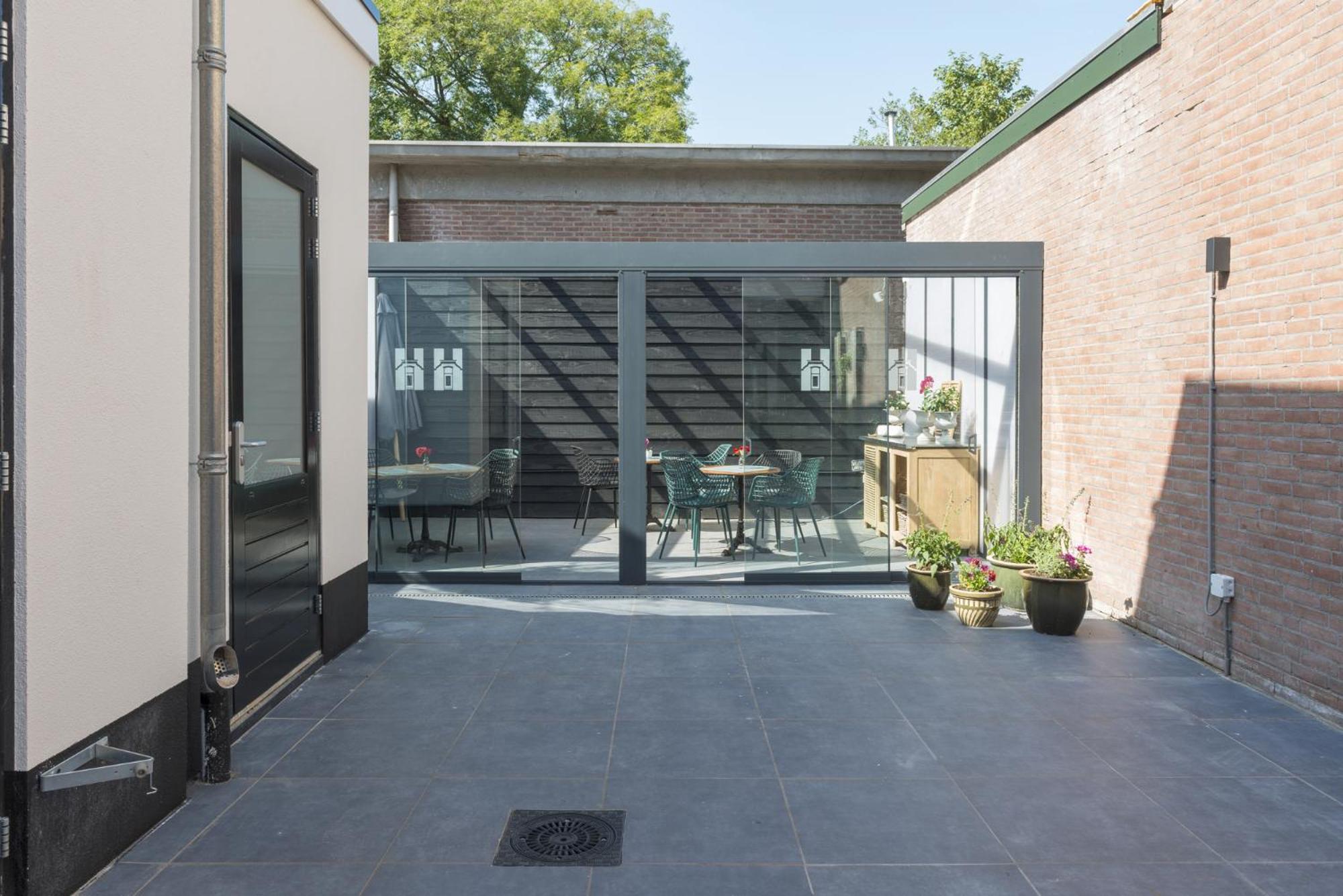 Hotspot Location, Wifi, Bed En Koffie Harmony * Tilburg