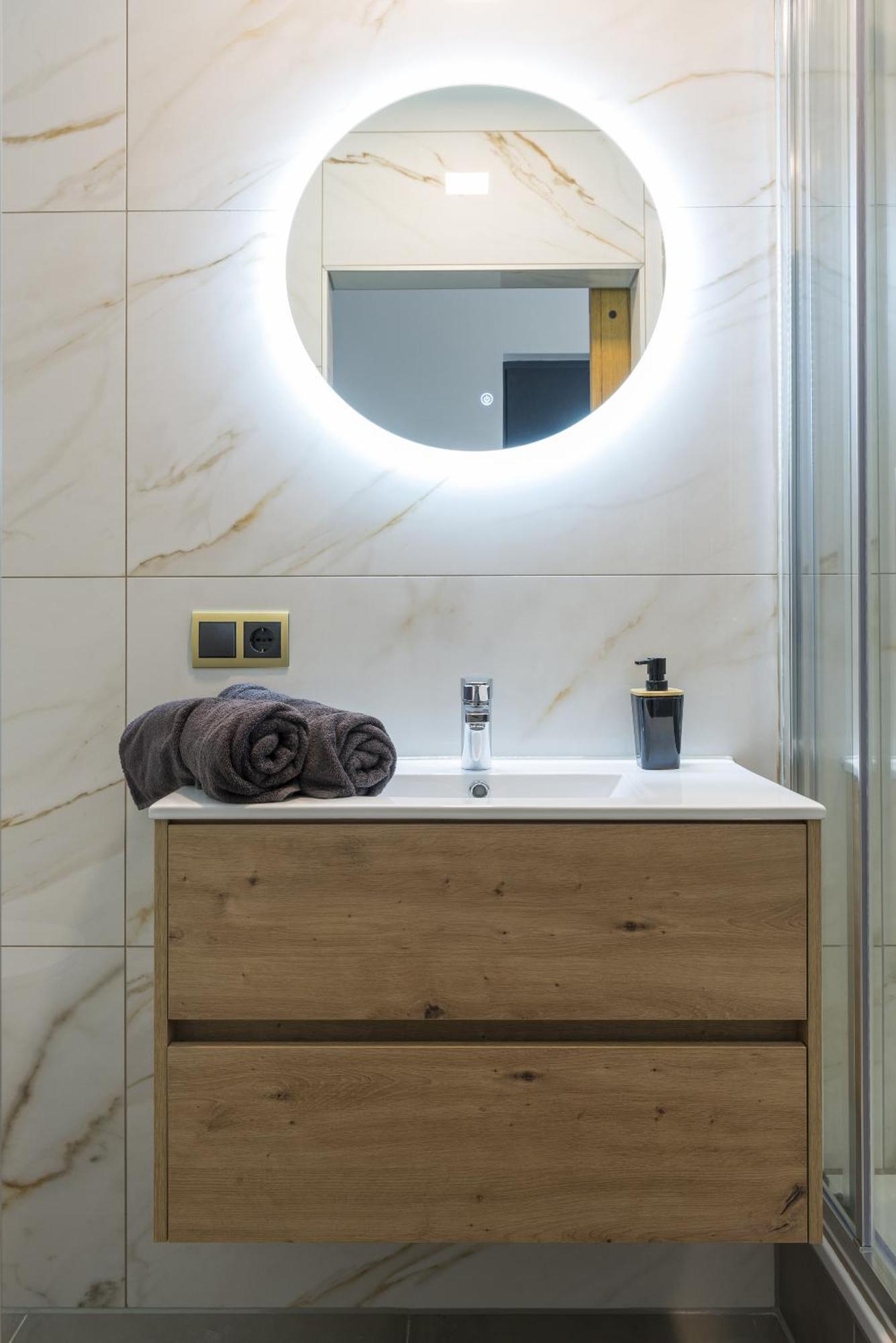 Hotspot Location, Wifi, Bed En Koffie Harmony Apartment
