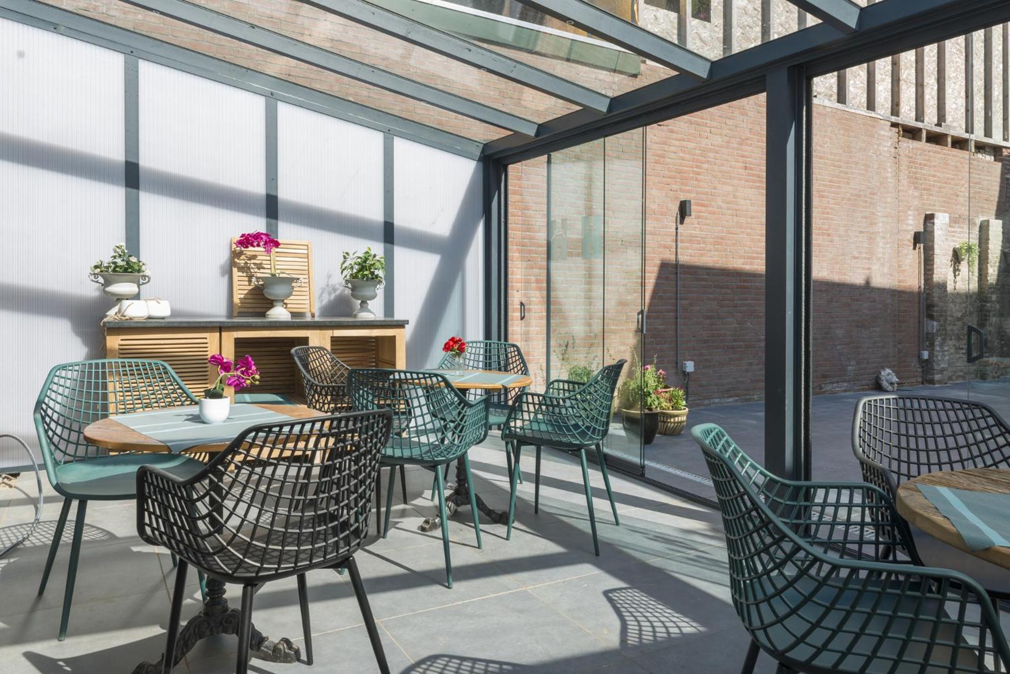 Hotspot Location, Wifi, Bed En Koffie Harmony Tilburg